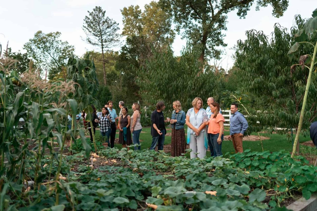 Why Harvest Moon Orchard Is the Perfect Place for a Fall Family Outing